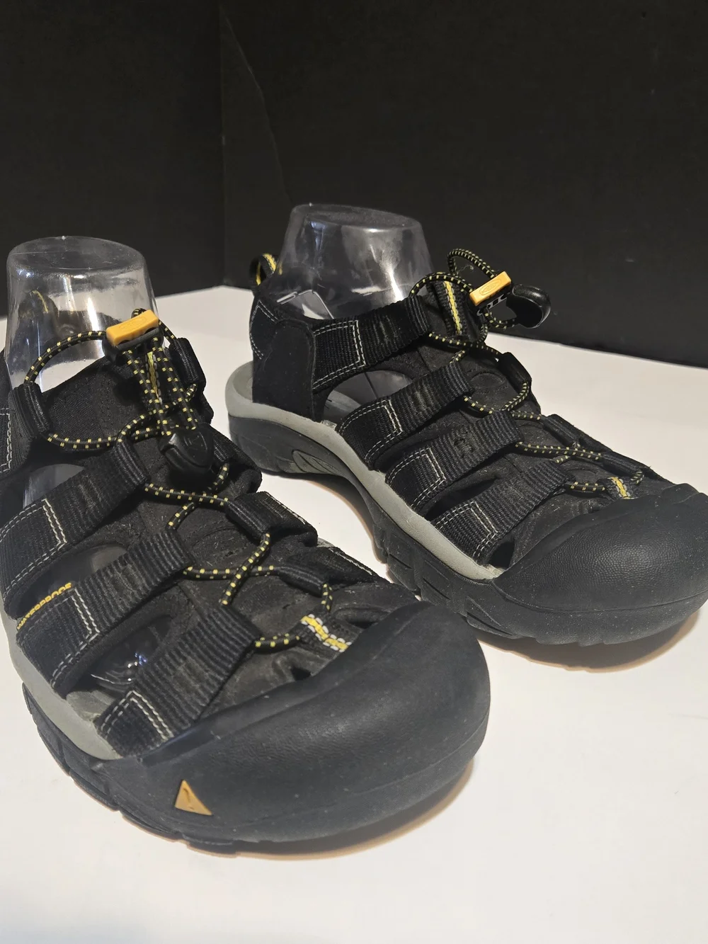 Keen Men's sz 9M Newport KMX Hiking Sandals Black Closed Toe Waterproof Hiking